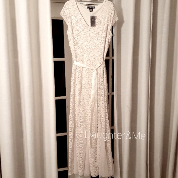 Candalite Petite | Dresses | Candalite Petite Pl Beautiful Ivorycream Lace  Formal Dress | Poshmark